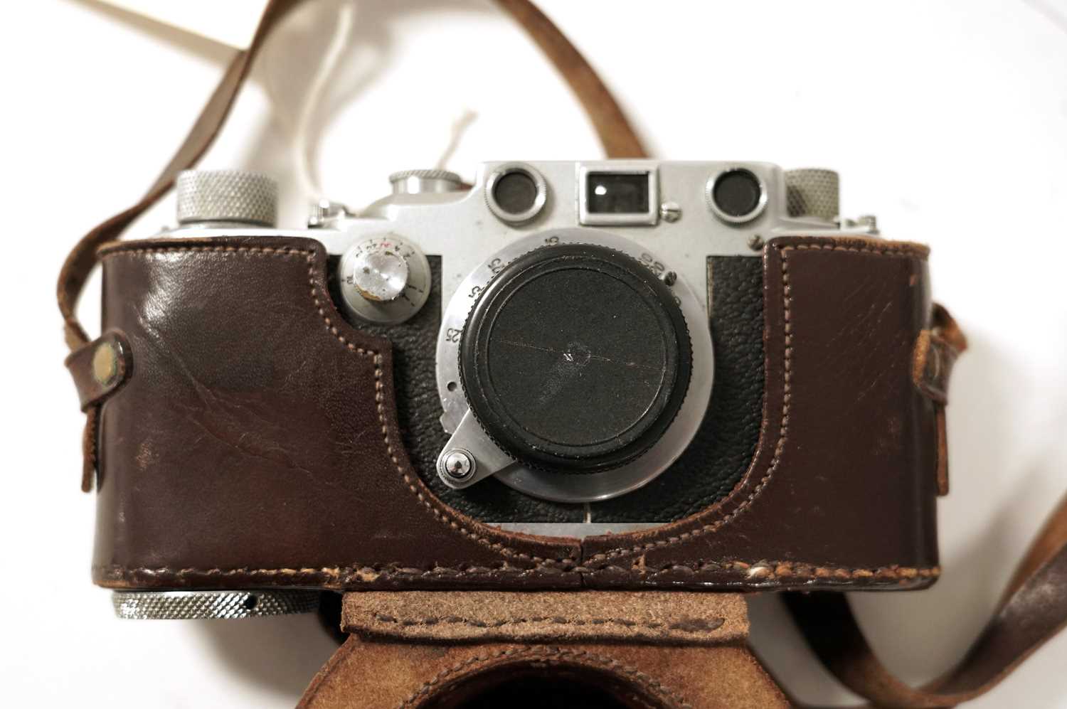 A Leica IIIc rangefinder camera, and other Leica/Leitz accessories - Image 2 of 6