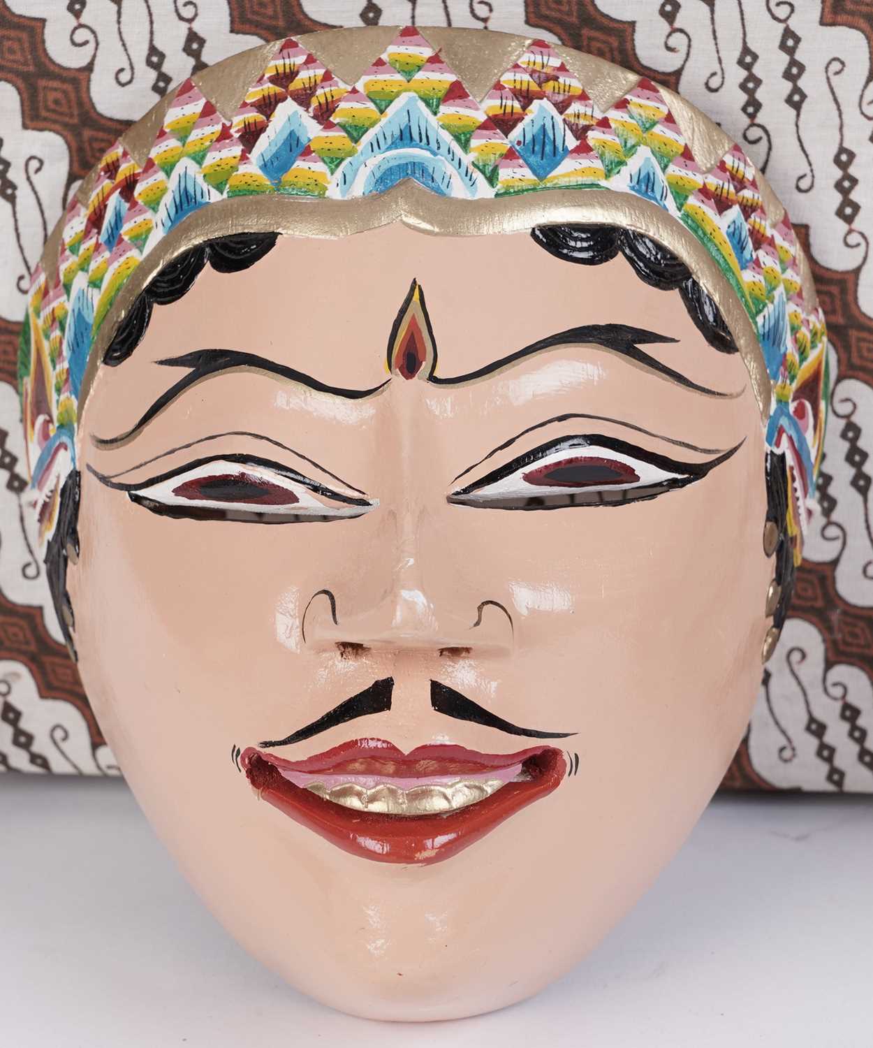 A collection of vintage hand painted Indonesian Barong masks - Image 5 of 7