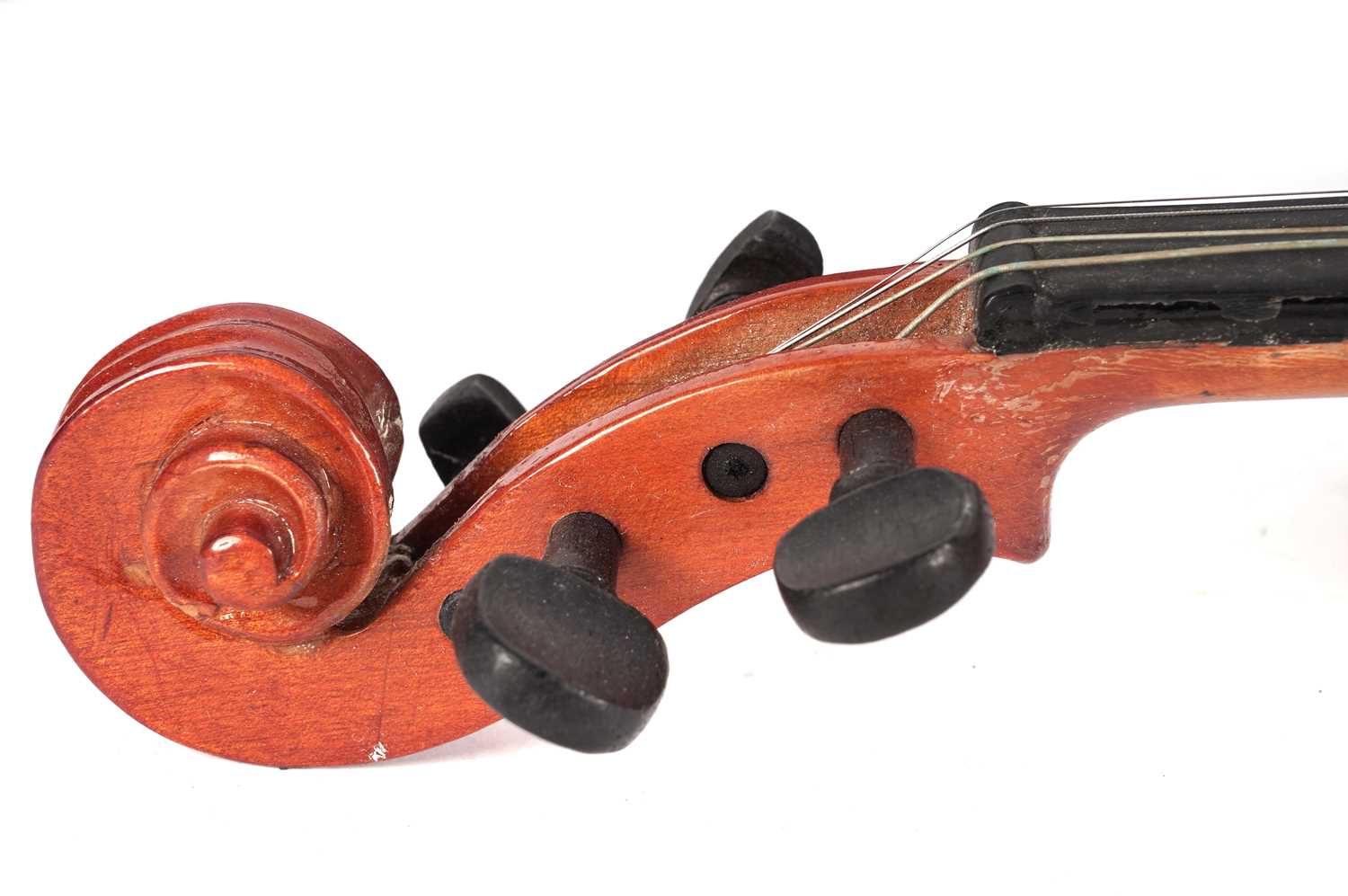 A children's violin and bow - Bild 4 aus 6