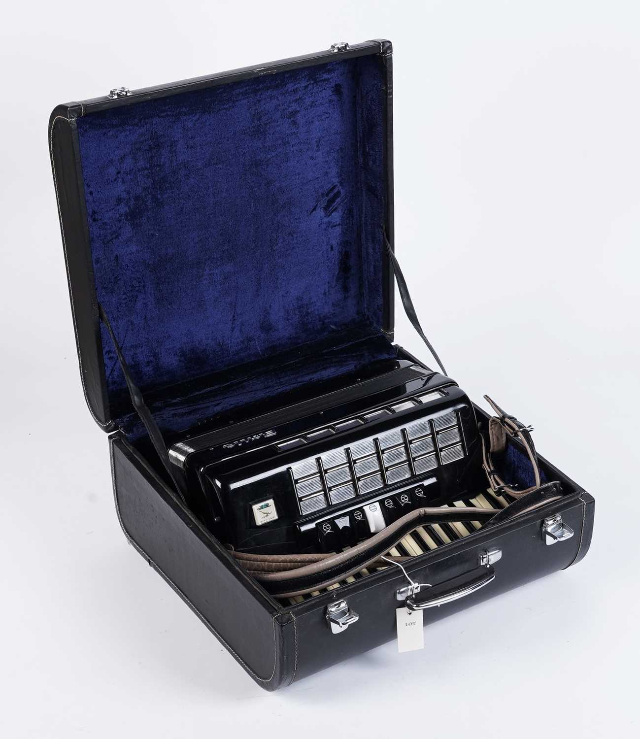 A Baile 96 bass, 37 key piano accordion - Image 6 of 7