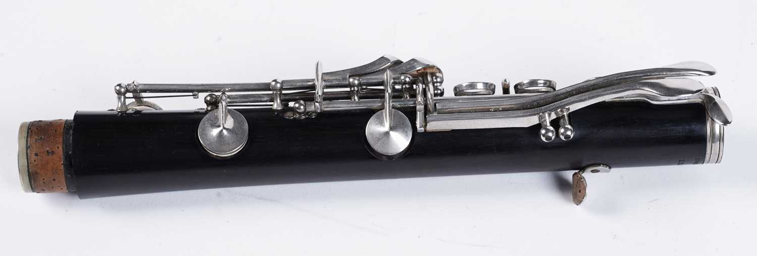 A Boosey and Hawkes '77' clarinet - Image 7 of 9