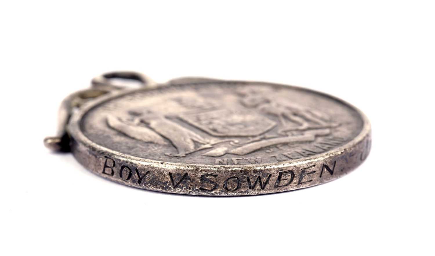 Tribute Medal presented to the Officers and crew of HMS New Zealand - Image 4 of 4