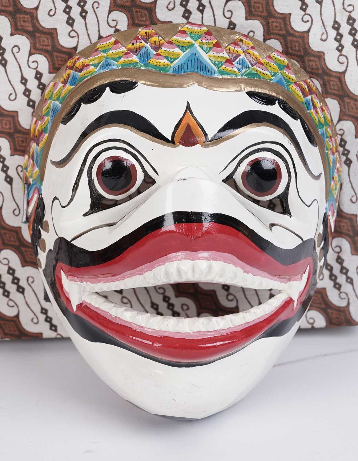 A collection of vintage hand painted Indonesian Barong masks - Image 4 of 7