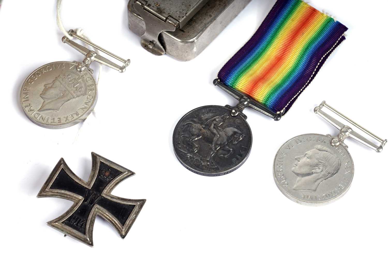 First and Second World war medals and ephemera - Image 2 of 5