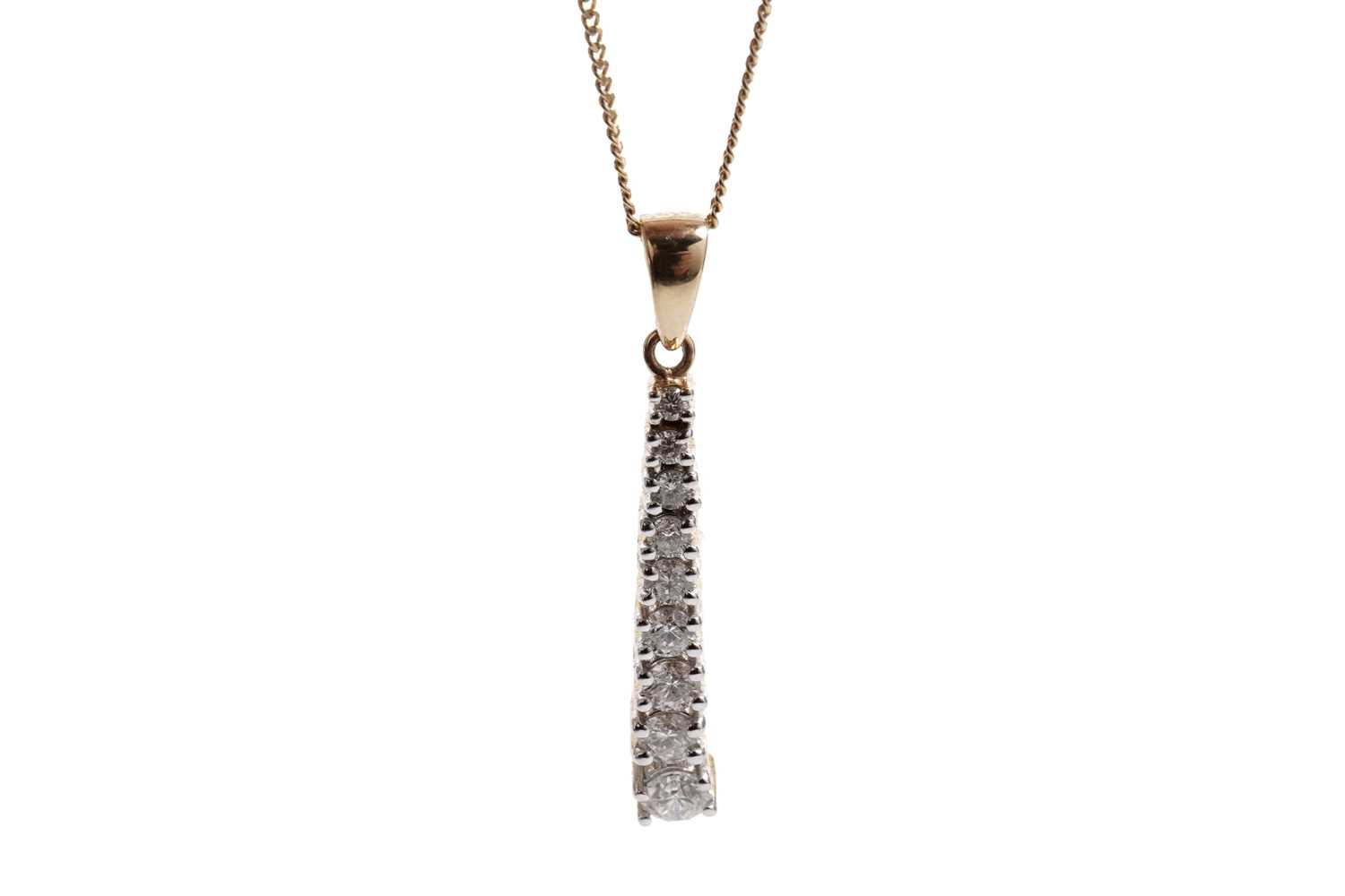 A diamond drop pendant necklace