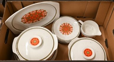 A J G Meakin Studio 'Madrid' pattern dinner service (19 pieces including covers)