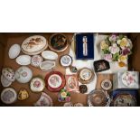 Collection of china trinket boxes, etc