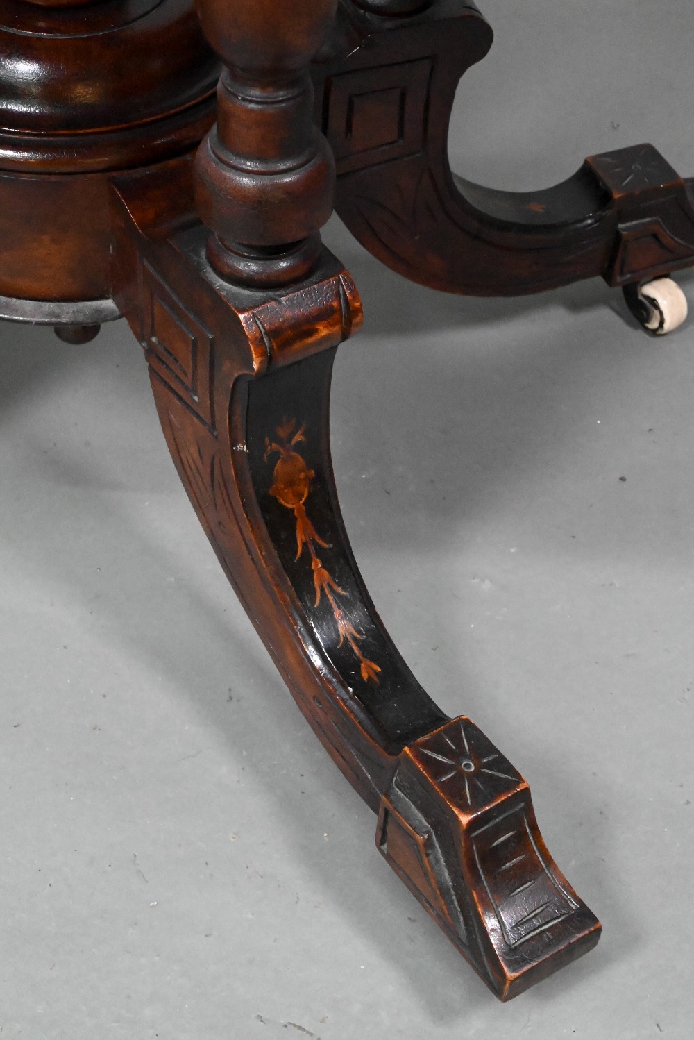 A Victorian inlaid figured walnut centre table, the oval top raised on four to swept legs, on - Image 4 of 6