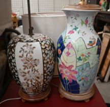Two Chinese ceramic table lamps with floral decoration (2)