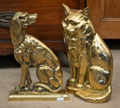 Two brass doorstops, cat and dog, 32/31 cm high (2)