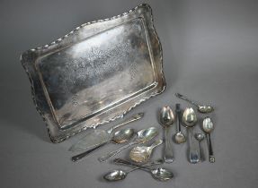 A silver trinket tray with engraved decoration, W.G. Sothers & Co, Birmingham 1915, 29.5 x 23.5cm,