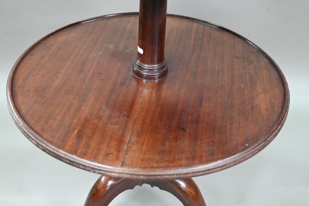 A Victorian mahogany dumb waiter, the graduated three circular tiers raised on a tripod base to - Image 4 of 7