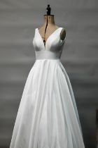 Anya Bridal - An unworn off-white wedding gown, style no 6758ZZ, with fitted bodice, full skirt with