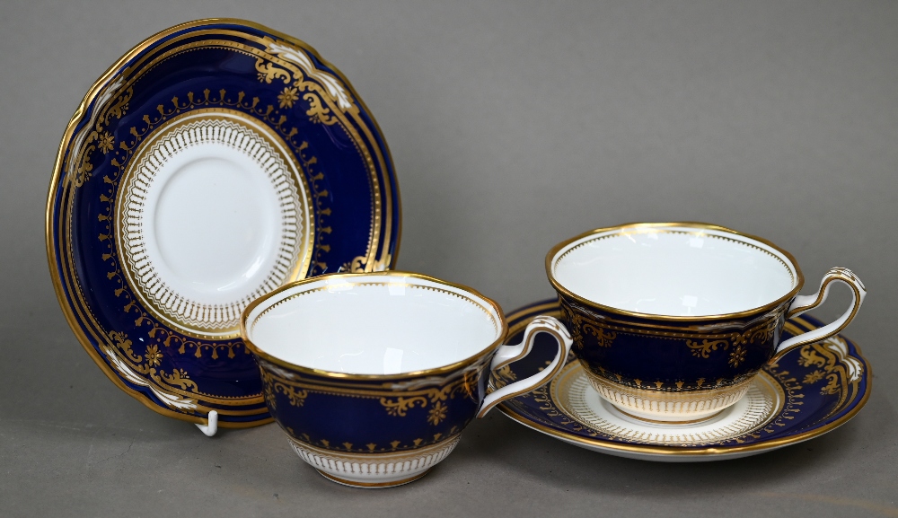 An extensive Spode Royal Lancaster china dinner/tea service, comprising two soup tureens and - Image 2 of 5