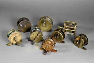 Eight various vintage brass small fishing reels, 3.5-6 cm