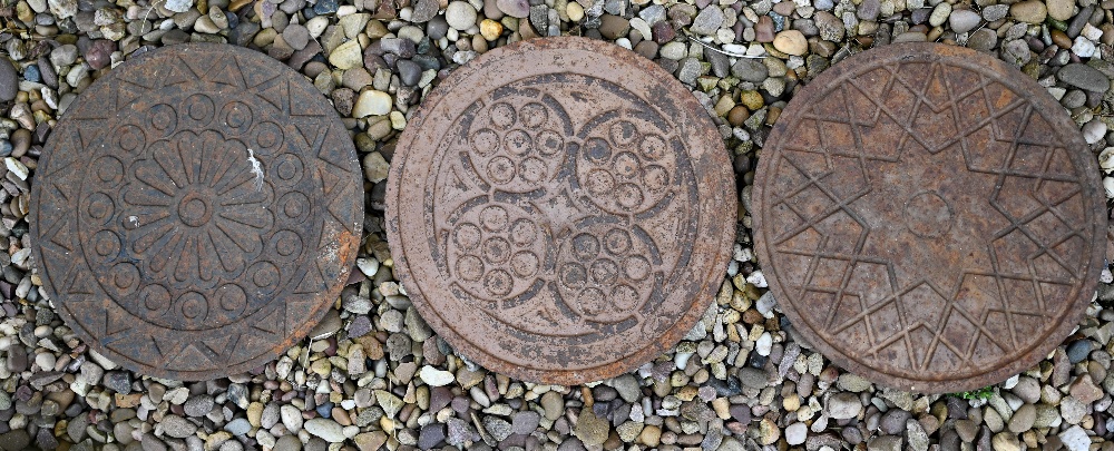 A Victorian style cast iron and painted, circular cast iron ceiling rose to/with a trio of reclaimed - Image 2 of 6