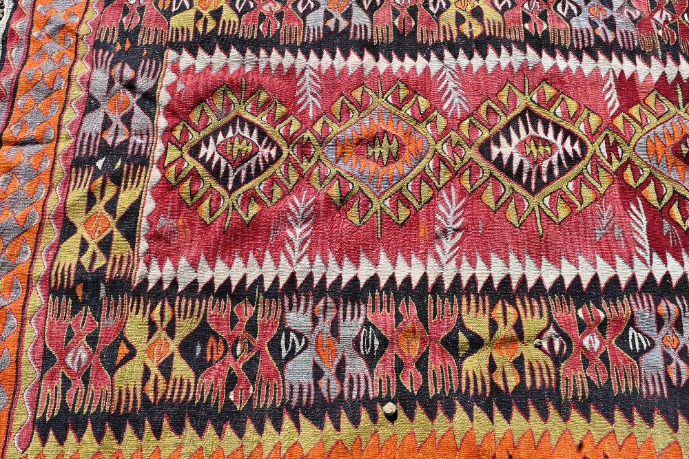 A Turkish geometric design kelim rug, 190 x 140 cm - Image 2 of 3