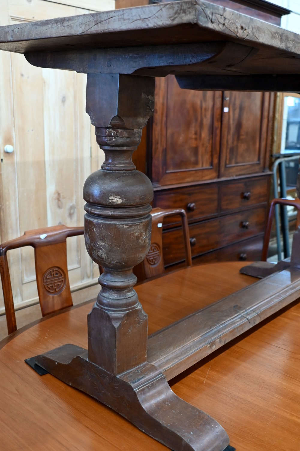 A small burr elm refectory table with cleated ends, on cup and cover supports, 122 x 56 cm - Image 3 of 4