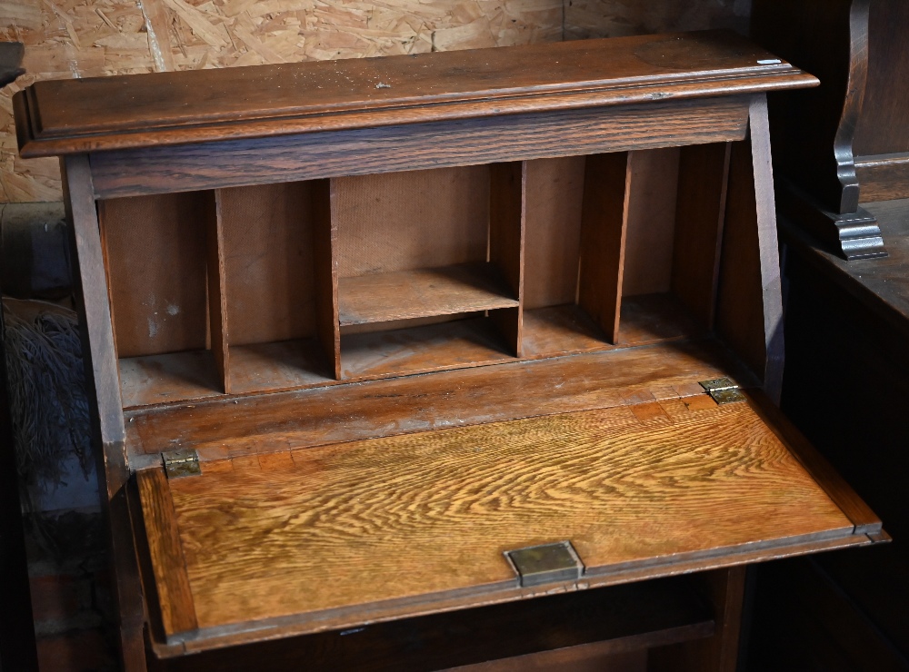 An early 20th century oak shallow bureau, 80 x 24 x 104 cm h - Image 3 of 4