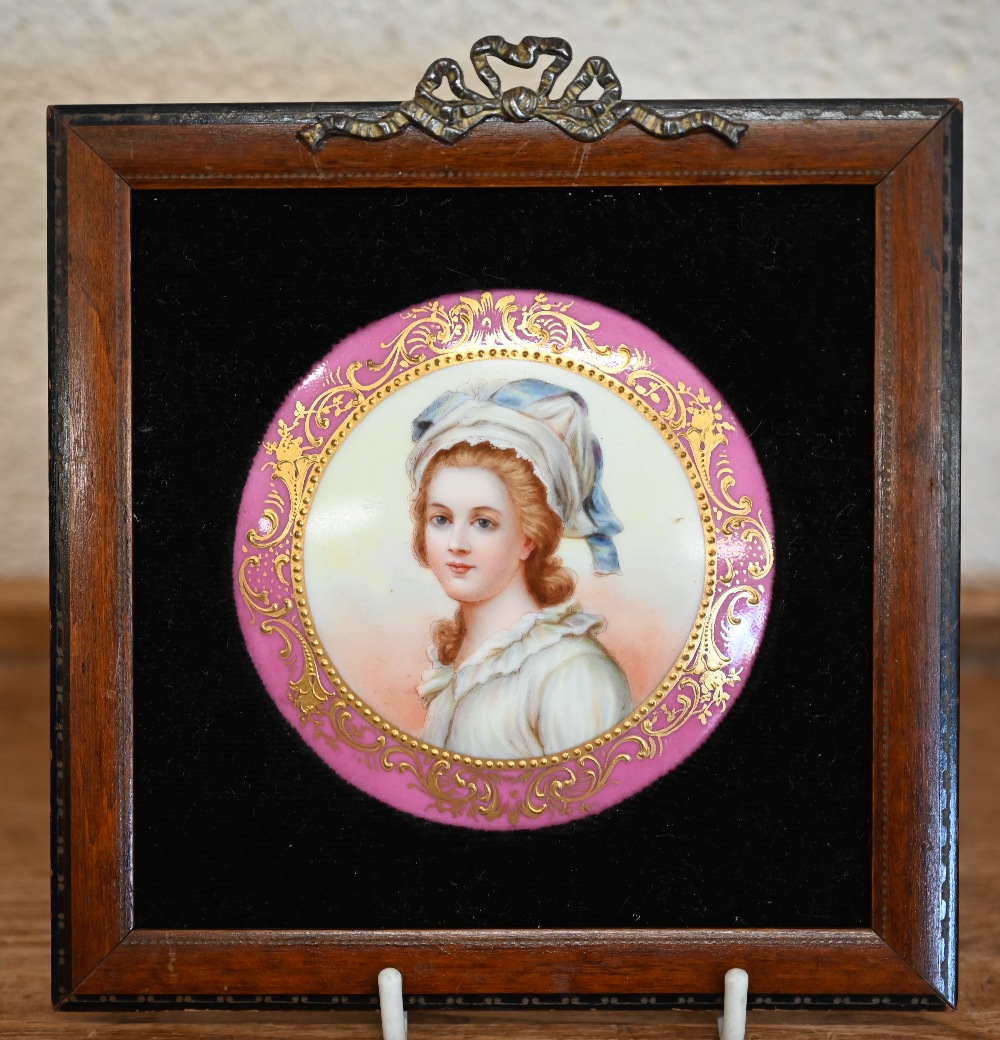 A Sevres porcelain roundel, painted with 'Madame Elizabeth de France' within rose Pompadore and gilt - Image 2 of 3