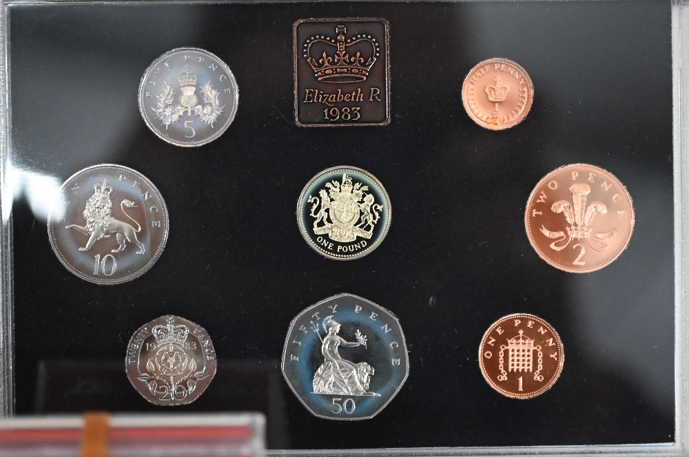 A 1983 Royal Mint Proof Coin Collection to/w a sack of mostly 1977 Jubilee crowns and a quantity - Image 2 of 5
