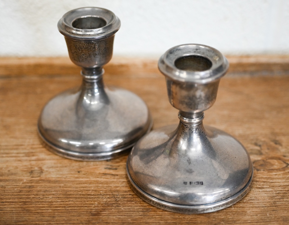 A pair of loaded silver short candlesticks, Birmingham 1966, 9 cm high - Image 2 of 4
