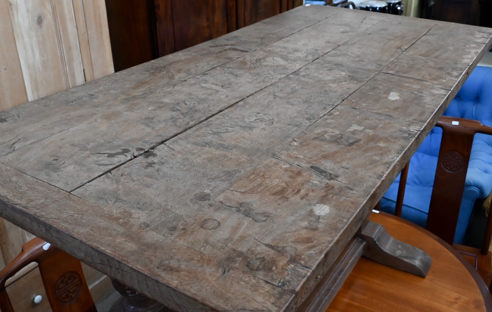 A small burr elm refectory table with cleated ends, on cup and cover supports, 122 x 56 cm - Image 4 of 4