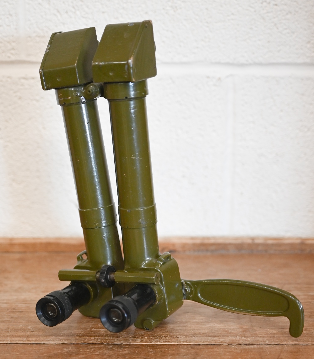 A French military binocular trench persicope, 8 x 24 magnification, by Huet of Paris, c/w leather - Image 3 of 3