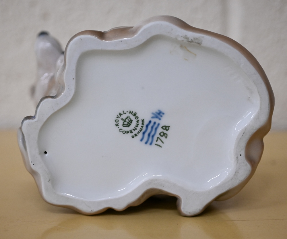 A Royal Copenhagen group, vixen with cubs 1788, to/w four blue and white small dishes (5) - Image 6 of 6