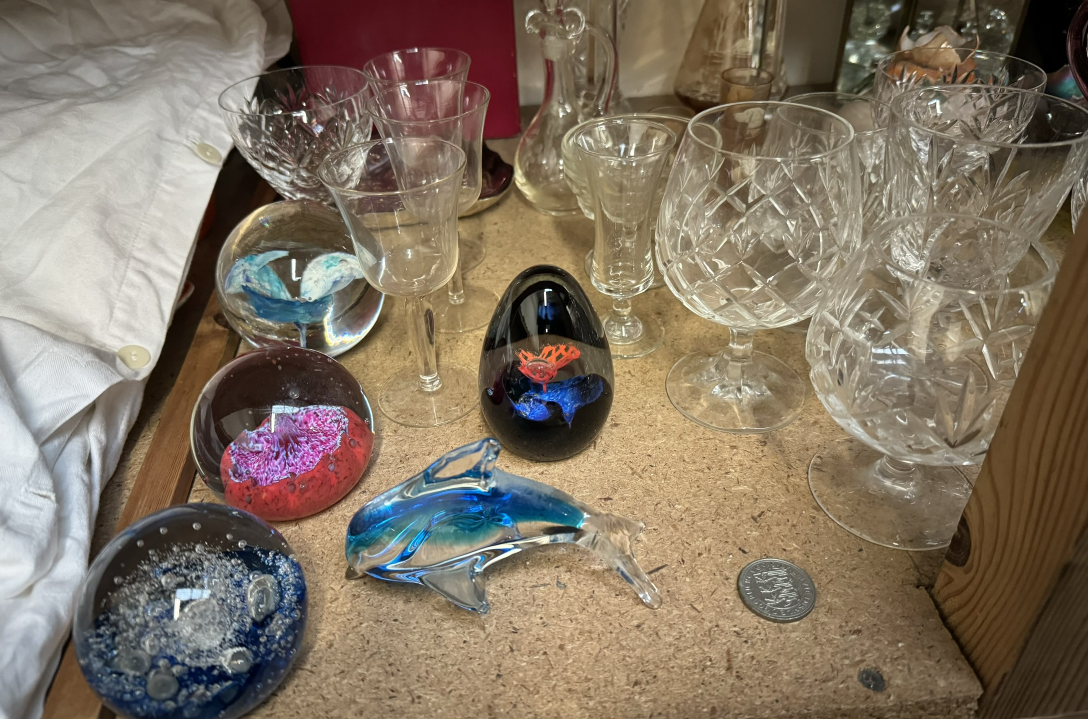 A Swarovski mouse together with other crystal figures, paperweights, drinking glasses, - Image 3 of 3