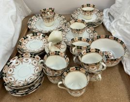 A Thames part tea service decorated with flowers and leaves