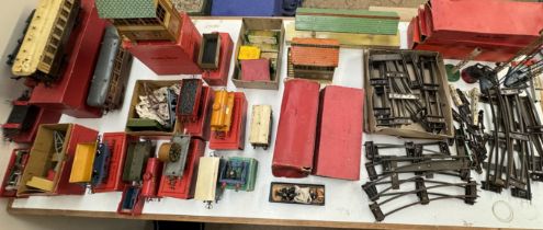 A collection of Hornby O Gauge including a 4-4-2 LNER 5154 locomotive, Robert Hudson tipping wagon,