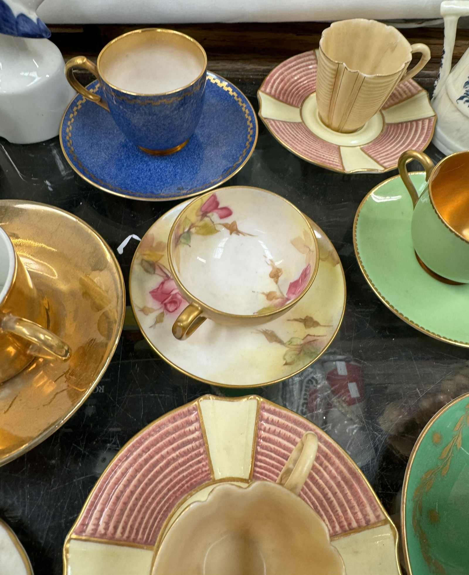 Two Royal Worcester rose decorated cabinet cup and saucer together with a collection of cabinet - Image 7 of 10