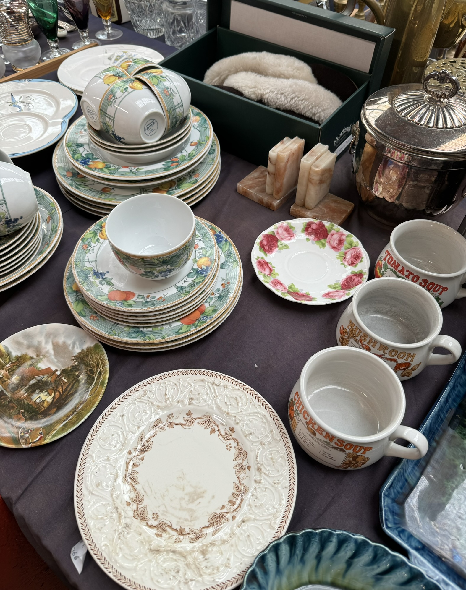 A Wedgwood Home part dinner set together with assorted pottery, treen bowls, scales, glass vase, - Bild 3 aus 3