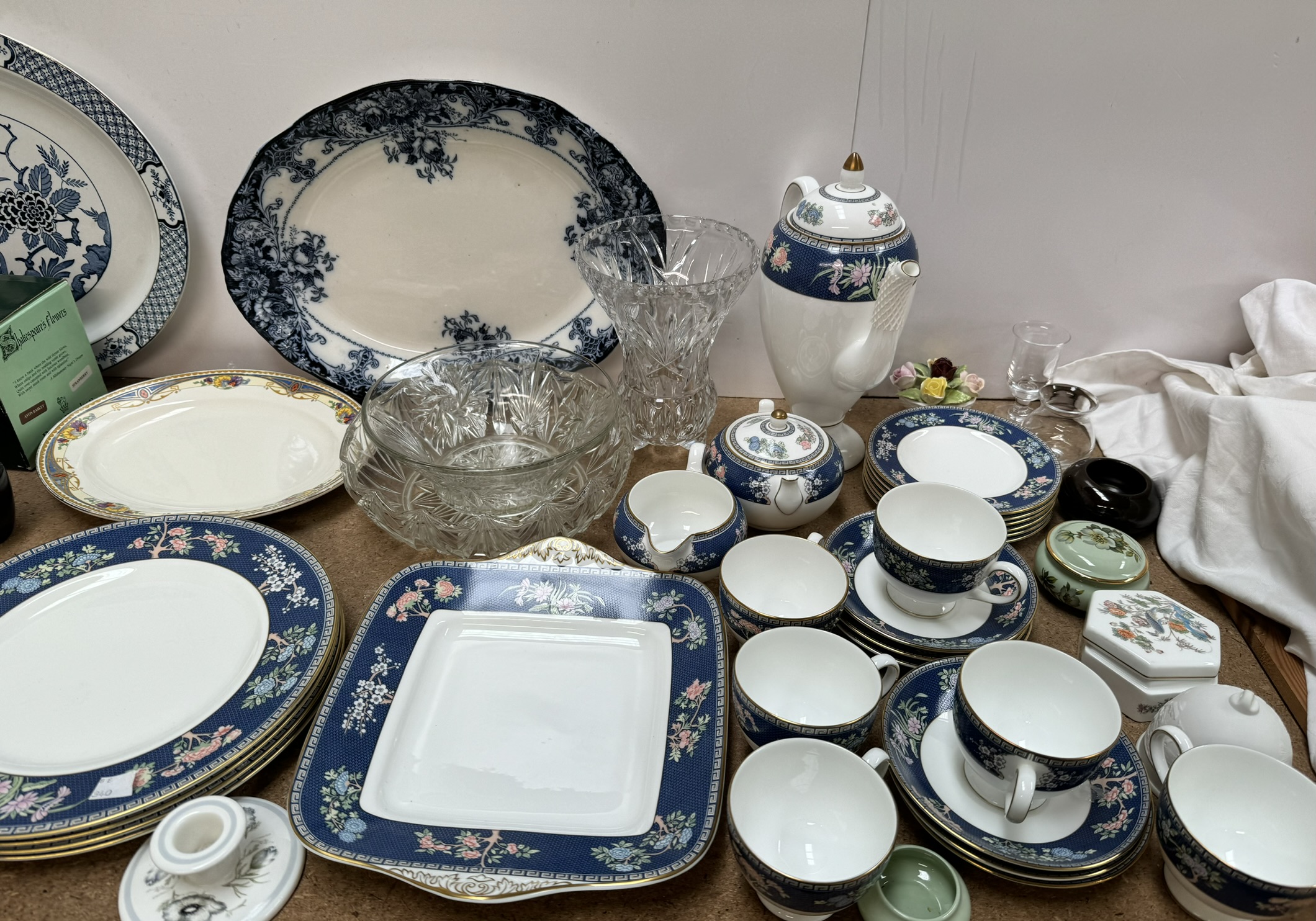 A Wedgwood Blue Siam pattern part tea and dinner service together with porcelain boxes and covers, - Image 2 of 3