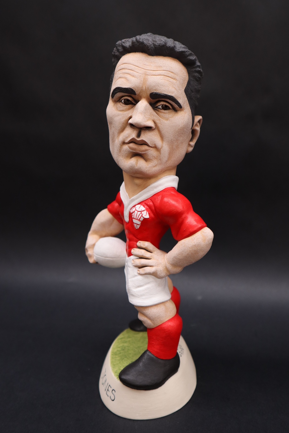 A World of Groggs Limited Edition resin figure of Stephen Jones in Welsh Rugby kit, - Image 3 of 10