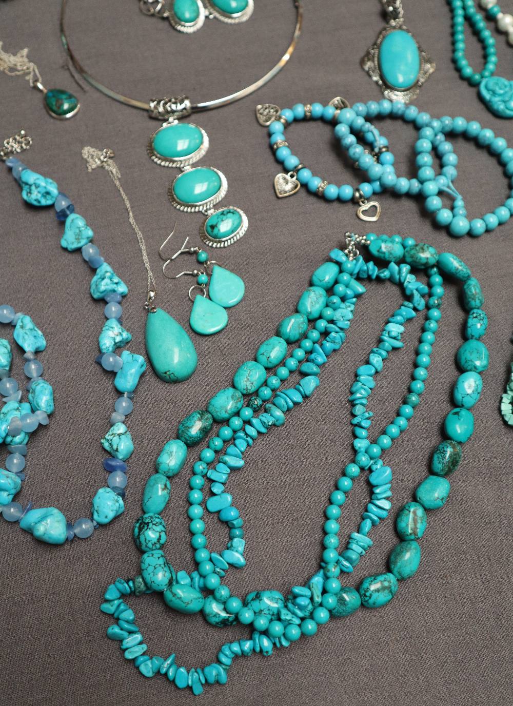 Turquoise beaded necklaces together with turquoise set bracelets, - Image 4 of 9
