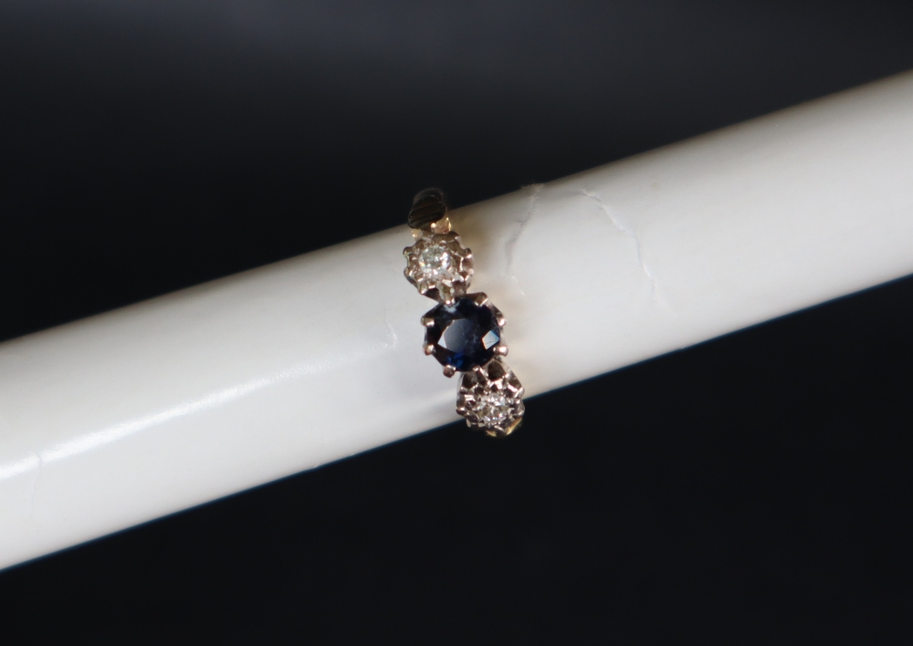 A sapphire and diamond ring, - Image 2 of 7
