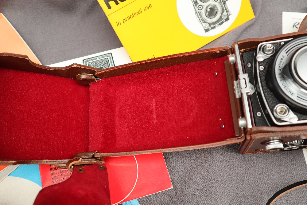 A Rolleiflex camera together with a Werra Matic camera and paperwork CONDITION REPORT: - Bild 7 aus 16