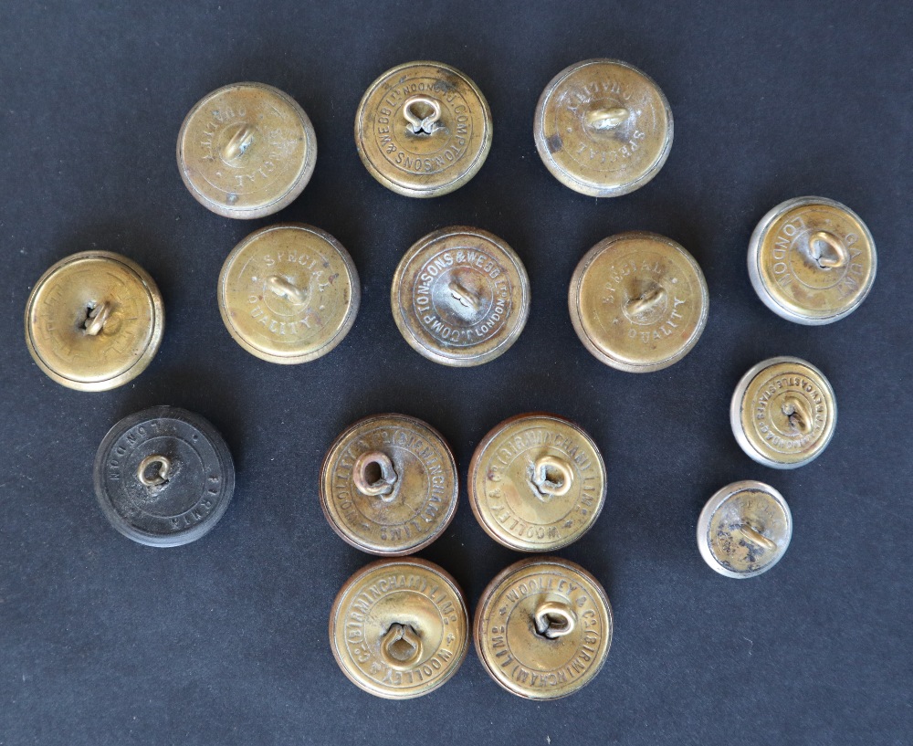 A set of ten GWR (Great Western Railway) brass buttons together with other railway related buttons - Image 5 of 5