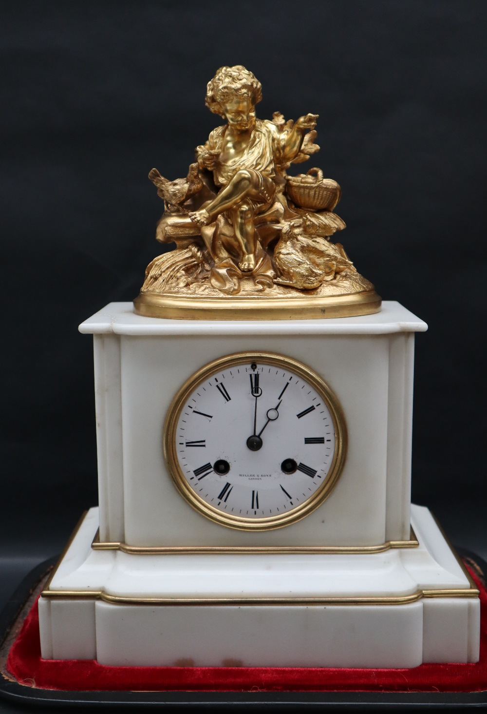 A 19th century white marble clock with a gilt metal surmount of a boy feeding chicken whilst seated - Bild 4 aus 11