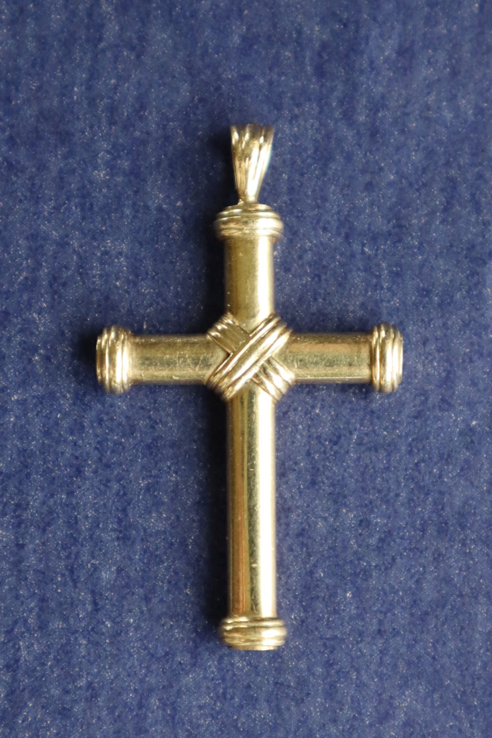 A Theo Fennel 18ct yellow gold cross pendant with rope twist decoration, 45mm x 25mm, - Image 2 of 4