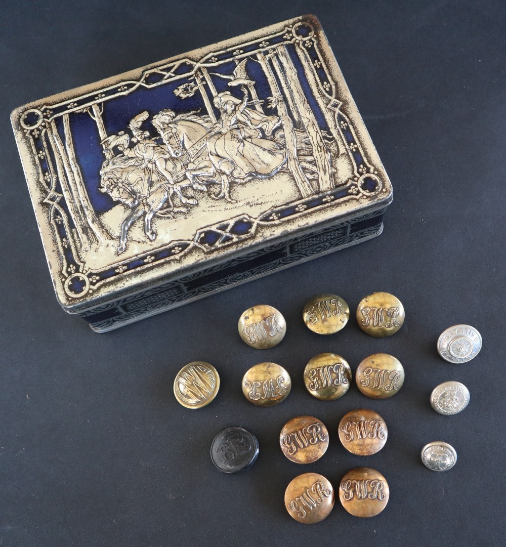 A set of ten GWR (Great Western Railway) brass buttons together with other railway related buttons - Image 2 of 5