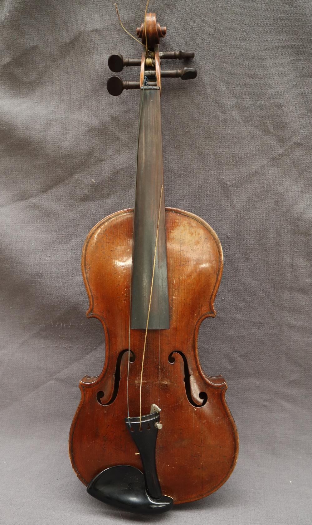 A Violin with two piece back and ebony stringing, overall 58.5cm long, back not including button 35. - Bild 2 aus 14