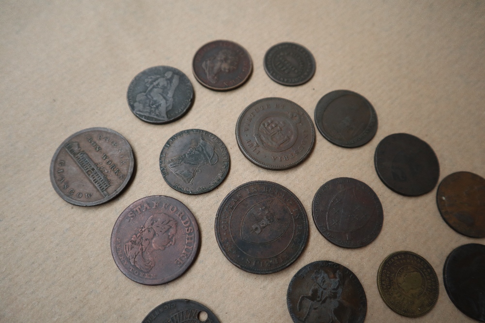 A collection of One and half Penny Tokens including Bristol & South Wales 1811, Chichester, - Bild 4 aus 8