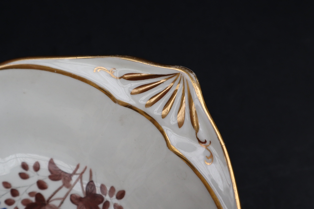 A Swansea porcelain shell dish decorated with the kingfisher pattern, marked Swansea in script, 21. - Image 3 of 6