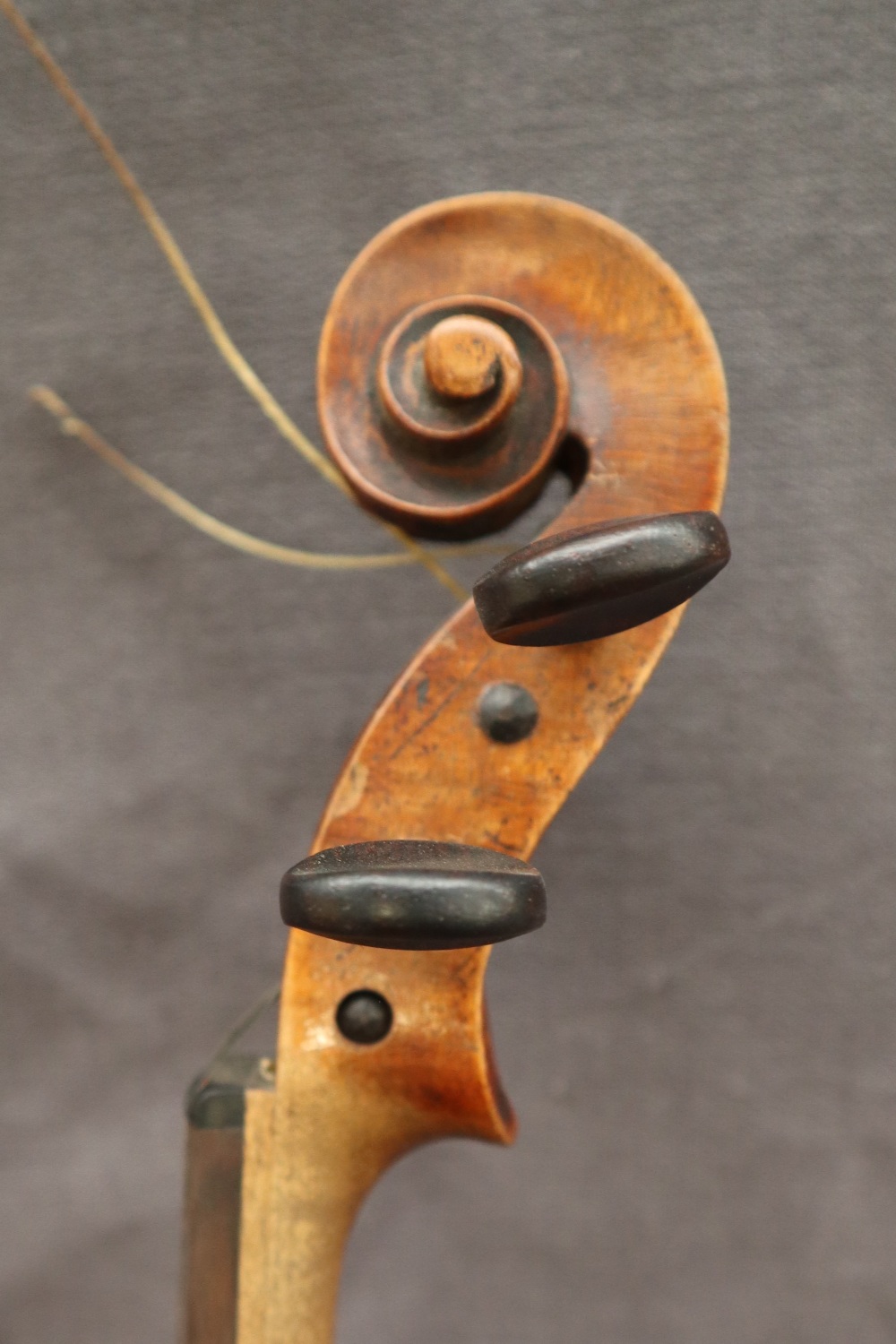 A Violin with two piece back and ebony stringing, overall 58.5cm long, back not including button 35. - Bild 7 aus 14