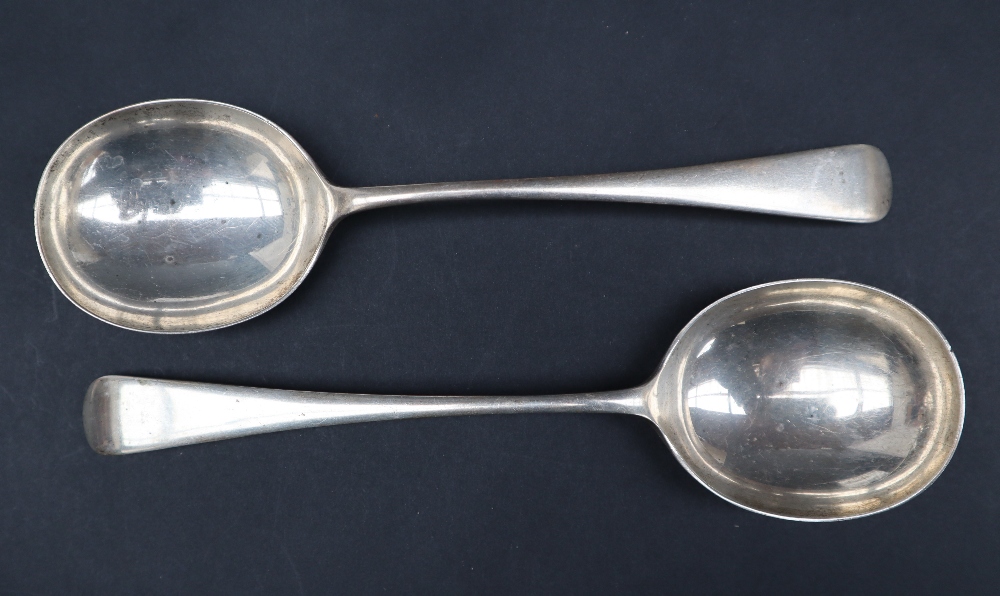 A pair of George V silver soup spoons, Sheffield, 1925, Cooper Brothers & Sons Ltd, - Image 3 of 5