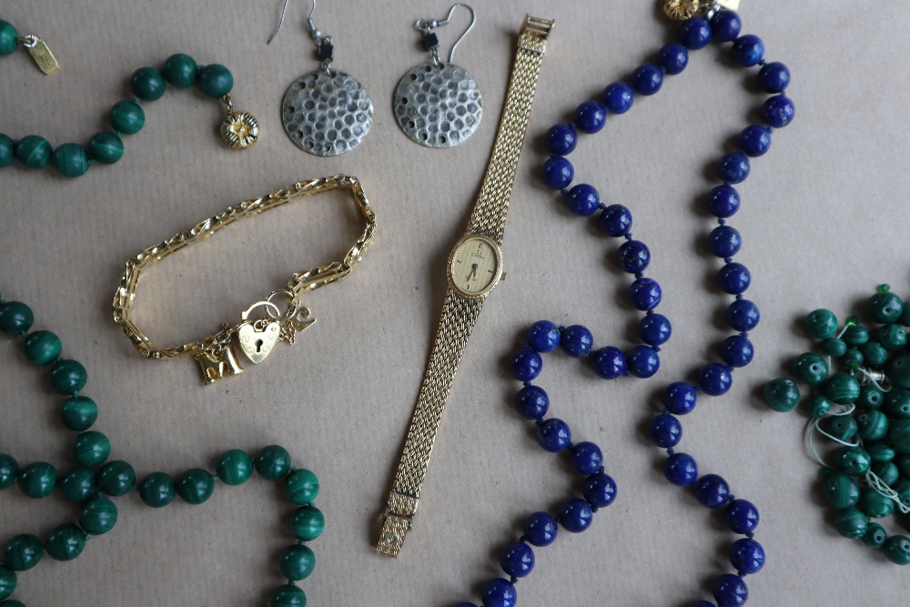 A Lapis lazuli bead necklace,