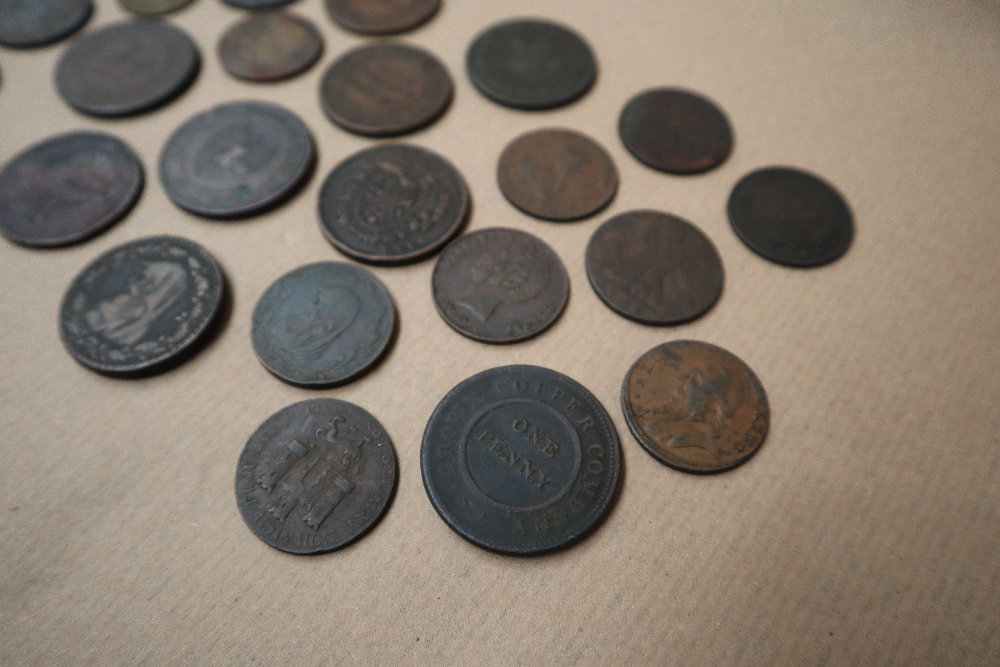 A collection of One and half Penny Tokens including Bristol & South Wales 1811, Chichester, - Bild 2 aus 8